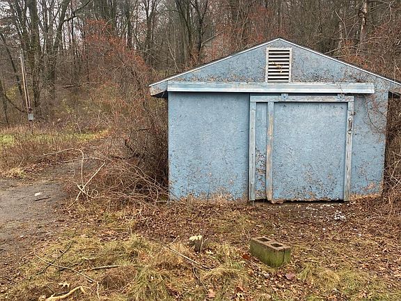 5th image of 2878 E Bluewater Hwy