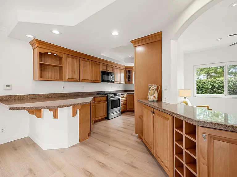 19112 Colchester Ln — Photo 15