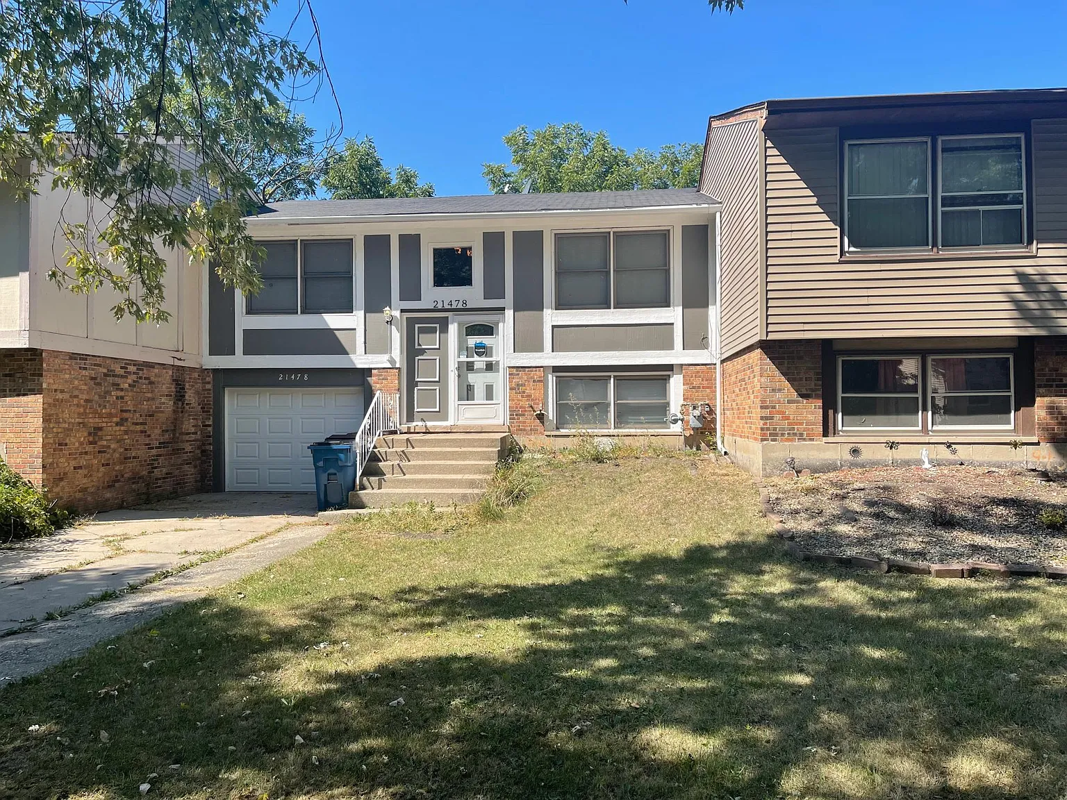 21478 Peterson Ave photo 1