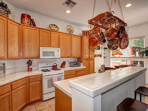 3rd image of 3201 Corniche Ln