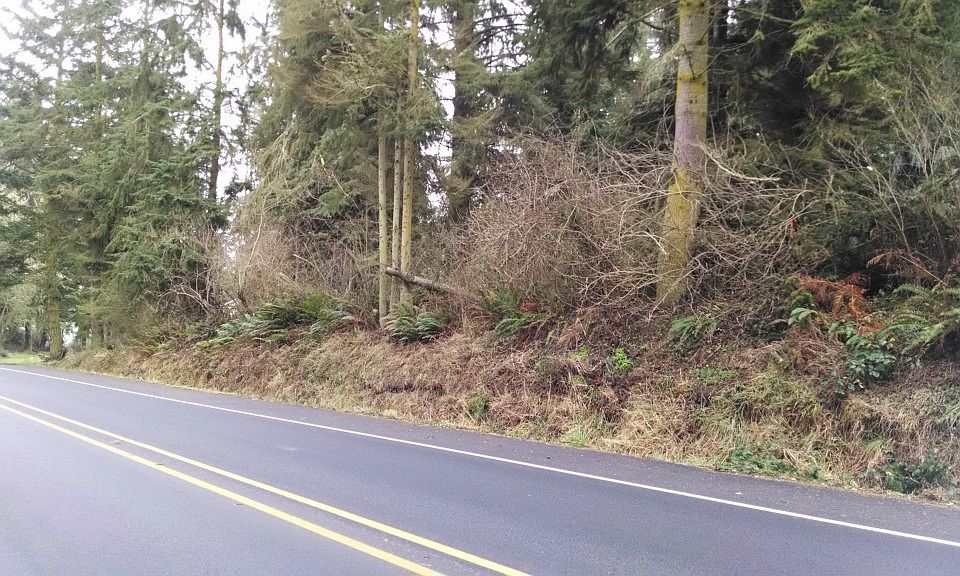 1st image of W Beach Rd