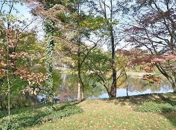 2nd image of 1767 Golden Lake Ct