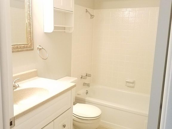 3rd image of 1060 Boise Ave