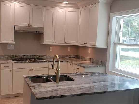 3rd image of 265 41st Ave NE