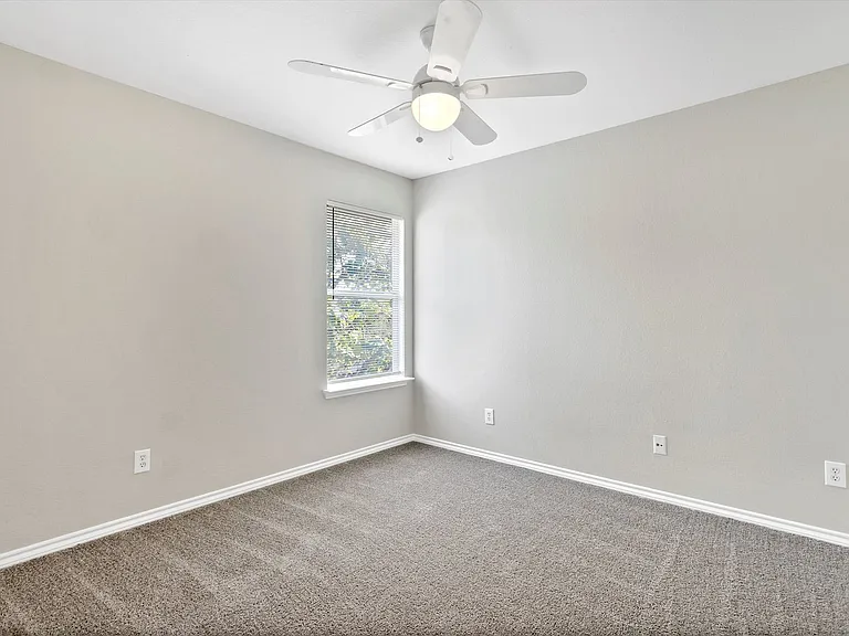 3803 Farmington Dr — Photo 21