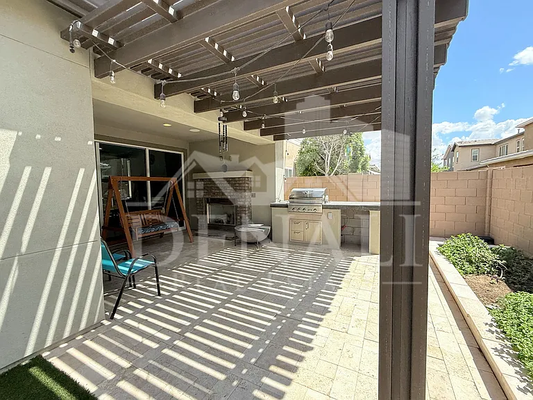 1729 W Myrna Ln — Photo 38