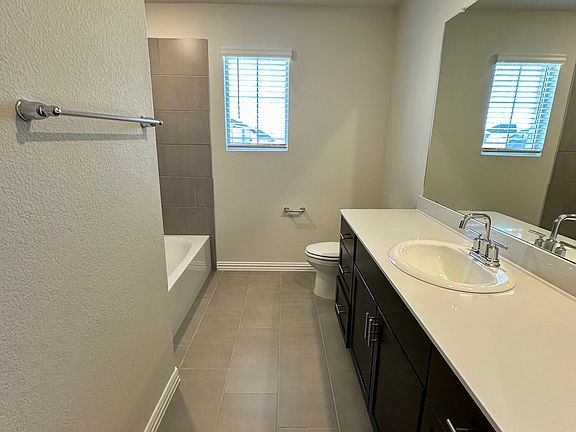 5th image of 801 Lullaby Ln