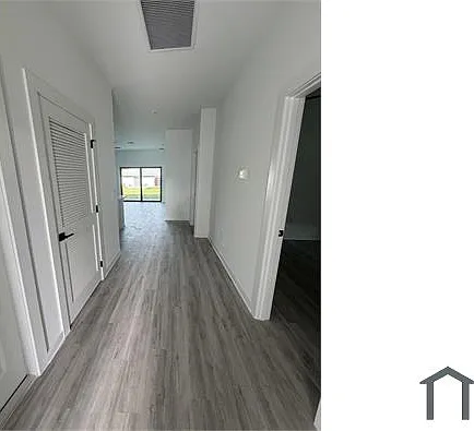 2210 Wayne Ave S — Photo 2