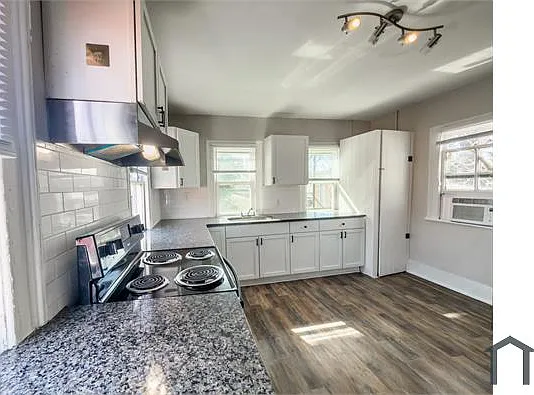 2 bed, 1109 sqft, $2,400 — Photo 3
