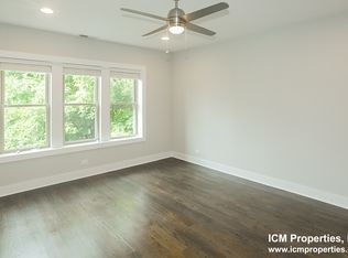 3917.5 N Janssen Ave #3919-2E, Chicago, IL 60613