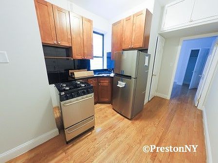 2nd image of 25 Thompson St #1***