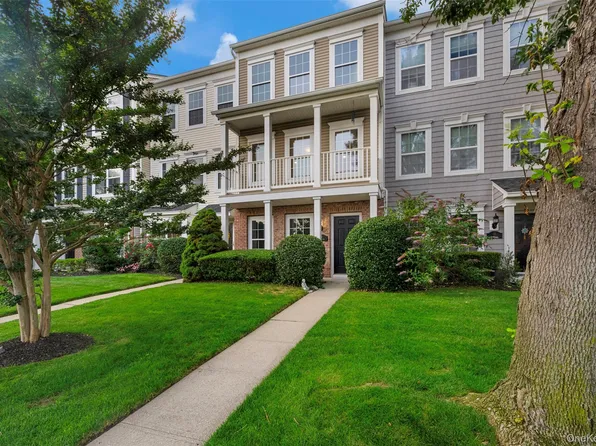 14 Maler Lane, Patchogue, NY 11772