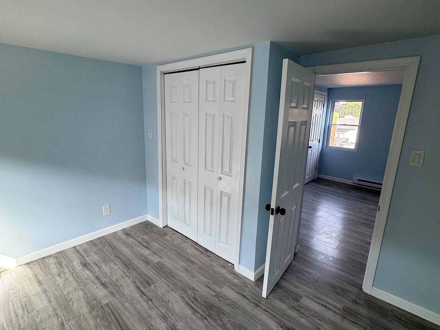 3 bed, 1.5 bath, 872 sqft, $1,200 — Photo 3
