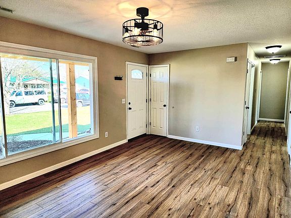 4th image of 604 Willowood Dr