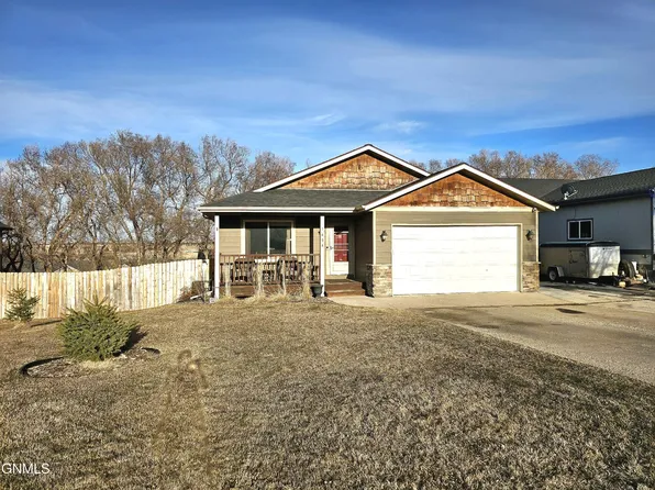 1404 W Pheasant Ridge St, Watford City, ND 58854
