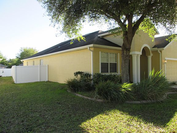 (Left) Side Yard