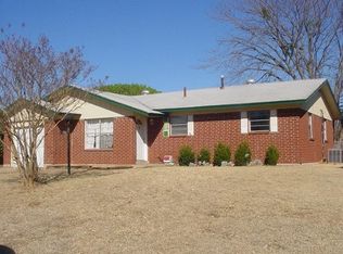 820 SE 40th St, Lawton, OK 73501