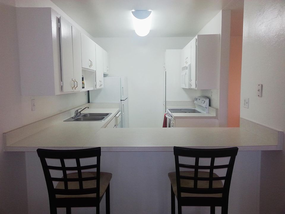 2nd image of 808 Comet Dr APT 101