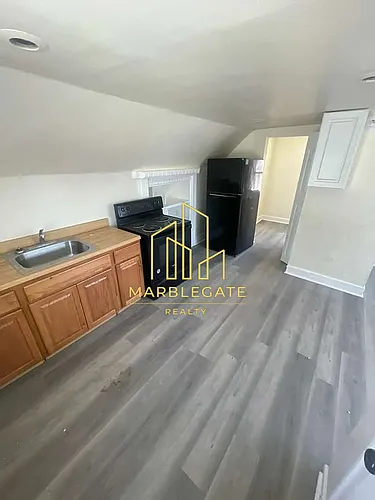 180 Columbia Ave Photo 1
