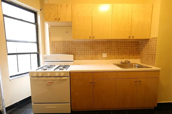 Rented by Bouklis Group | media 4