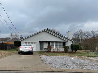 204 Lake Forest Dr, La Vergne, TN 37086