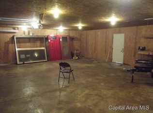 12653 Boy Scout Trl, Petersburg, IL 62675