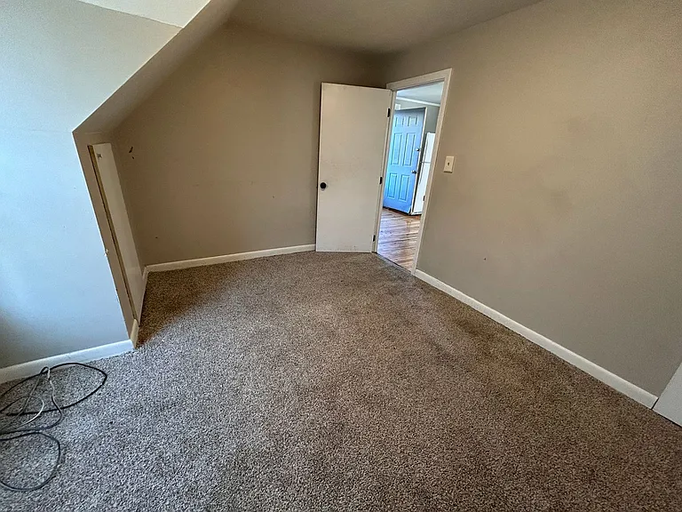 308 Bartlett St W — Photo 10