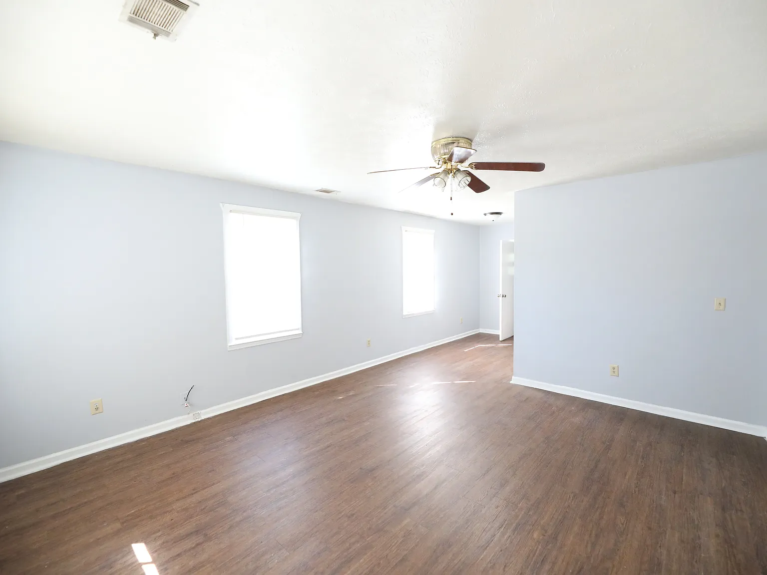 2 bed, 925 sqft, $950 — Photo 3