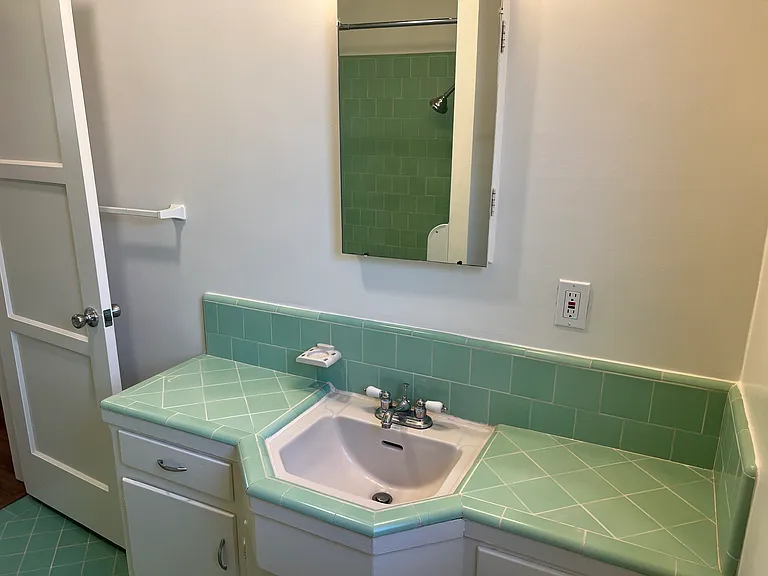 185 Ximeno Ave #C — Photo 20