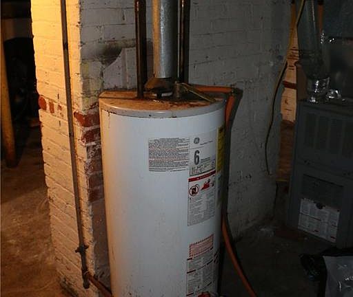 4th image of 139 Heath St