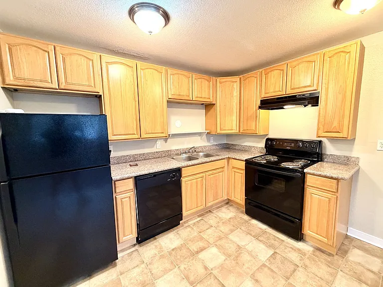 American Lake Townhomes — Photo 8