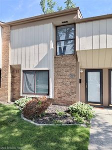 23478 Lahser Rd, Southfield, MI, 48033