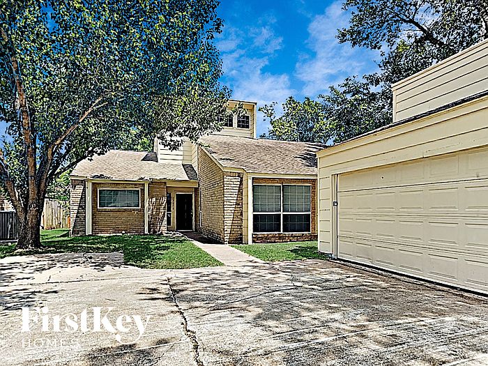 1st image of 13818 Lynnwood Ln