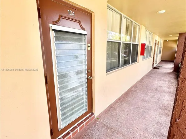 9021 Sunrise Lakes Blvd APT 104, Fort Lauderdale, FL 33322