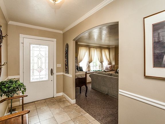 5th image of 1052 N Mahogany Dr