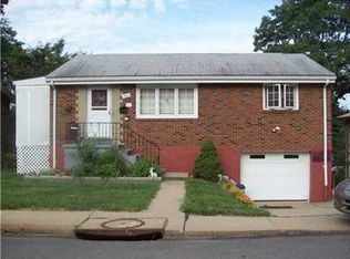 1952 Warriors Rd, Pittsburgh, PA 15205