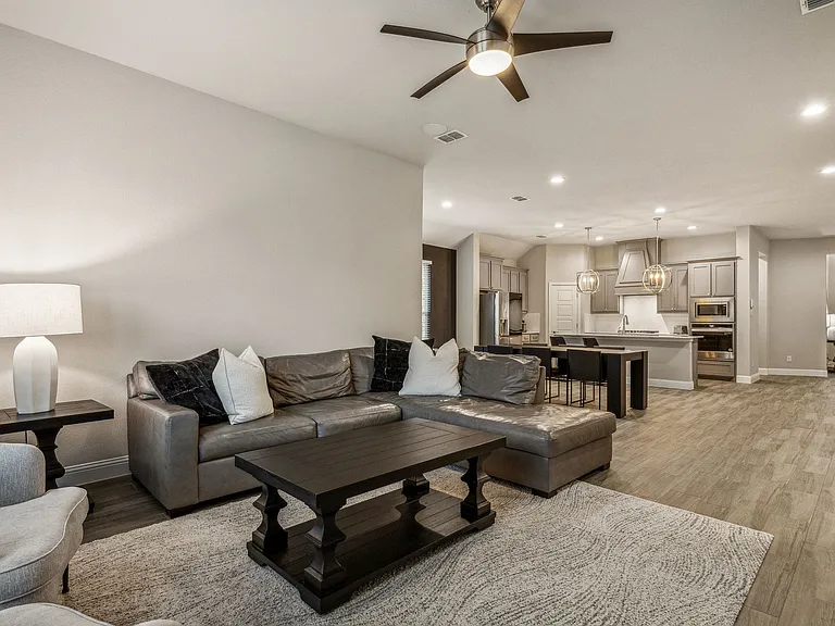 1008 Westwood Ln — Photo 16