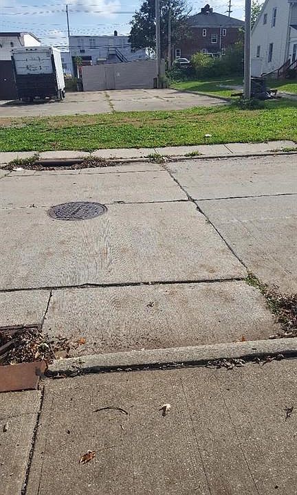1st image of 1499 Garden Dr