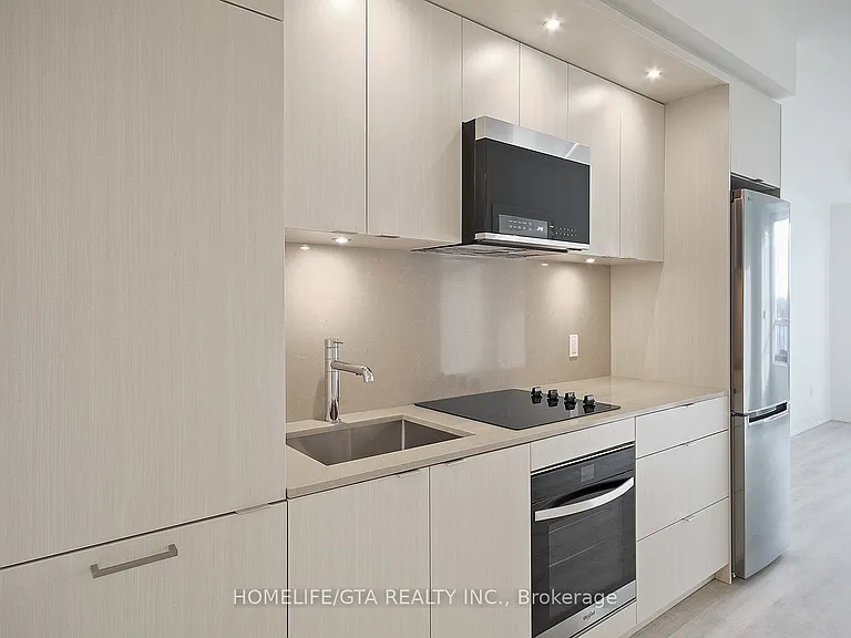 60 Central Park Dr #908 — Photo 3