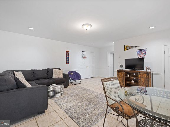 4th image of 1800 Greer Ct