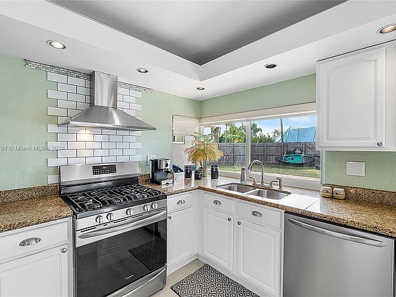 5th image of 9450 SW 192nd Dr