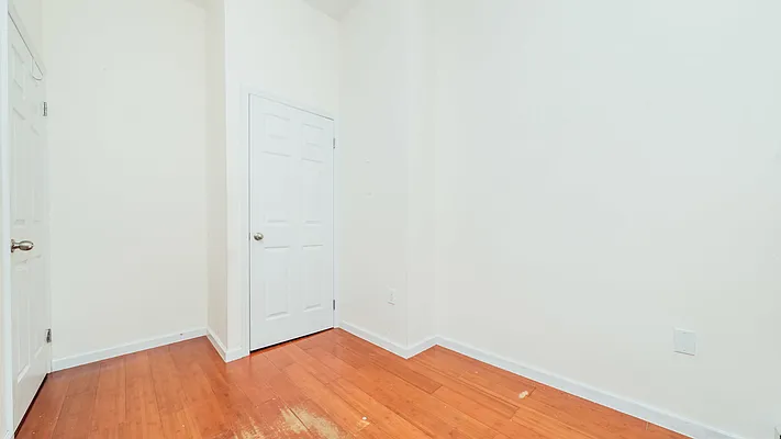 Rented by Nooklyn NYC LLC | media 21