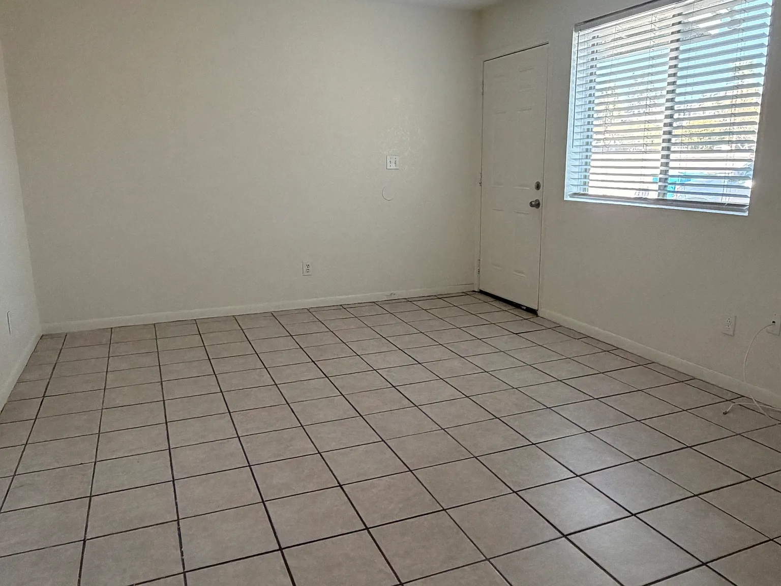 2 bed, 850 sqft, $1,050 — Photo 4