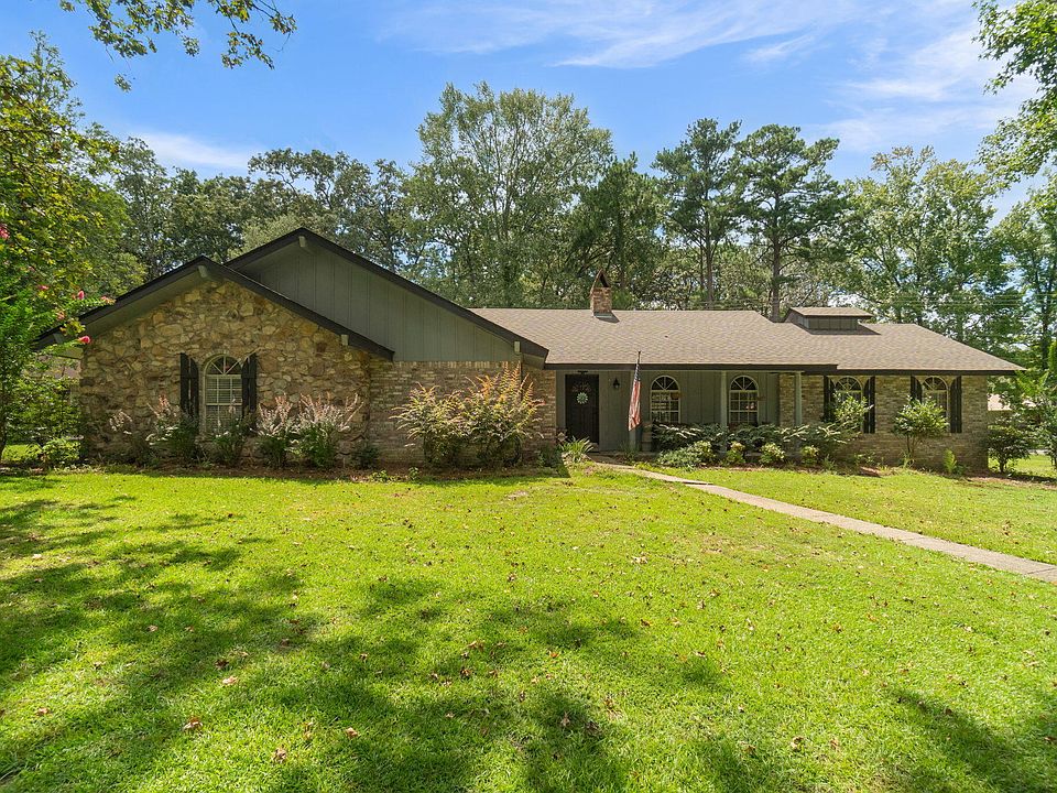 1st image of 1218 Forest Hills Dr