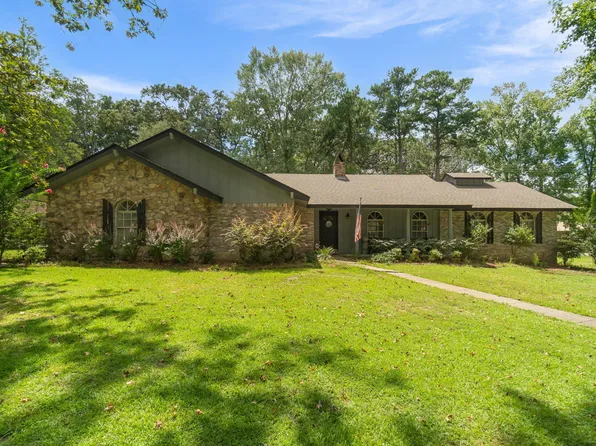 1218 Forest Hills Dr, Laurel, MS 39440