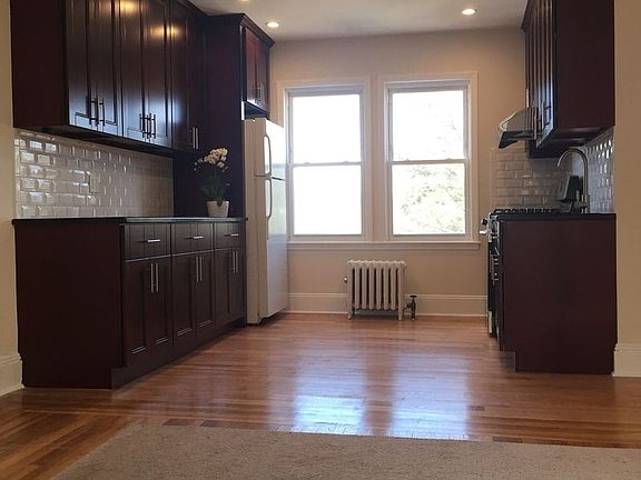 4th image of 9909 Ascan Ave
