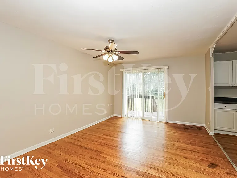22728 Ridgeway Ave — Photo 5