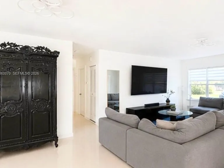 455 S Shore Dr — Photo 5