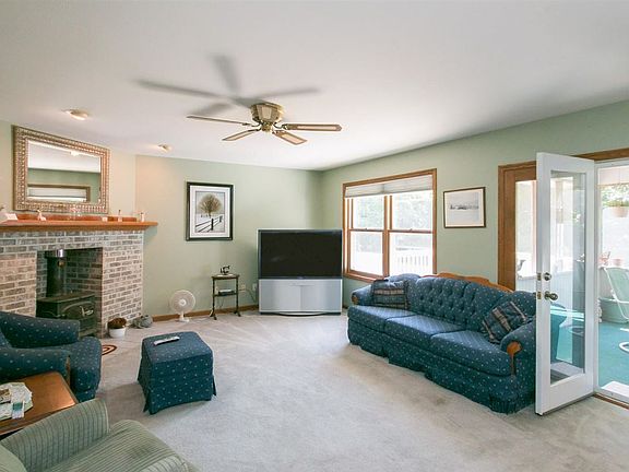 5th image of 2218 Valley Dr NE
