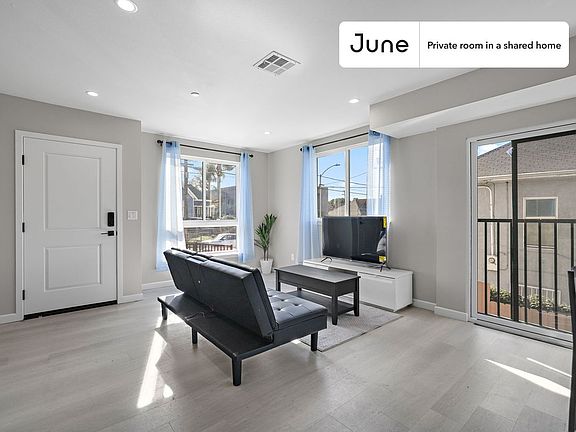 5th image of 327 N Chicago Half E #E